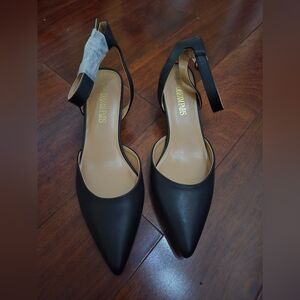 Black Pointed Toe Women's Shoes Size 9.5